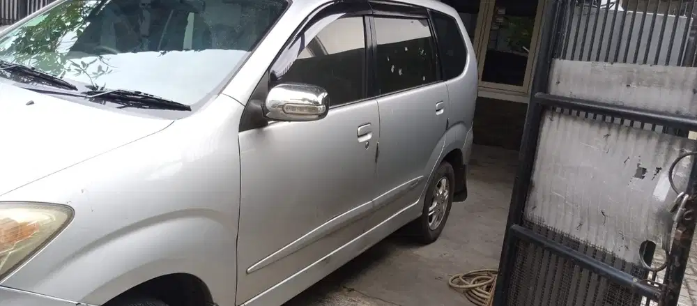 Daihatsu Xenia 2010 Bensin