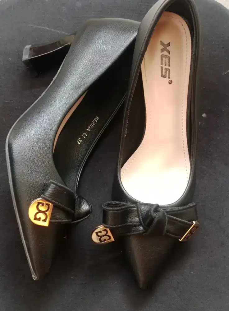 Sepatu wanita size 37