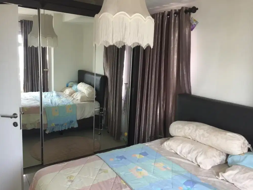 ready disewakan apartemen green lake sunter,2kamar,furnished,view danau dan kolam renang,hadap selatan,hoek