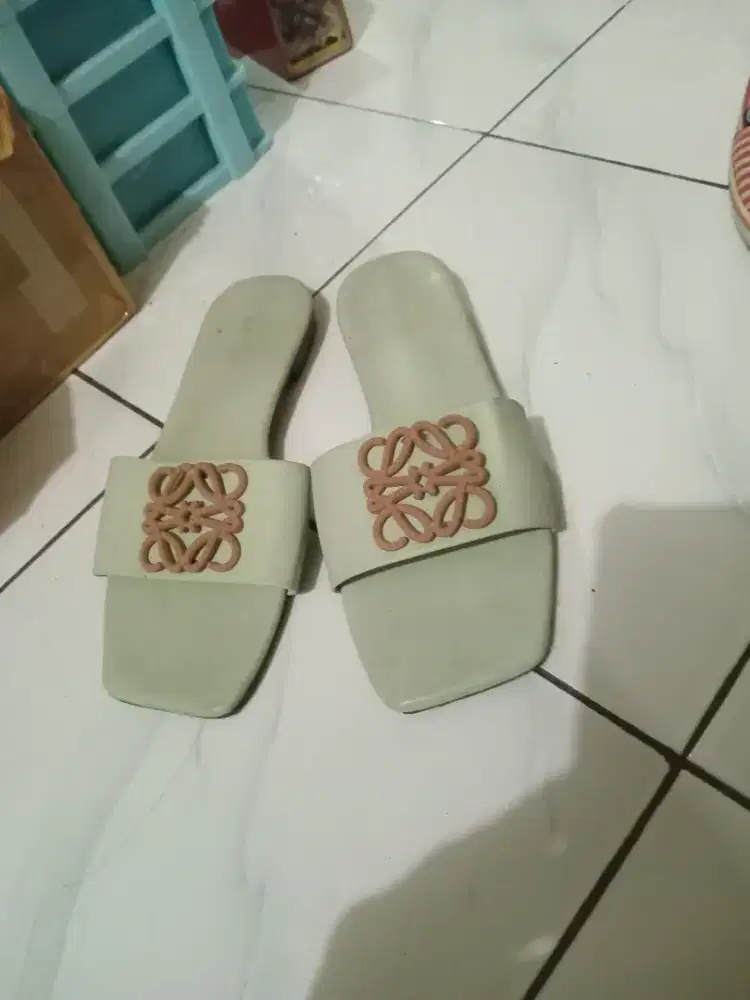 Sendal flat no 40 murah meriah