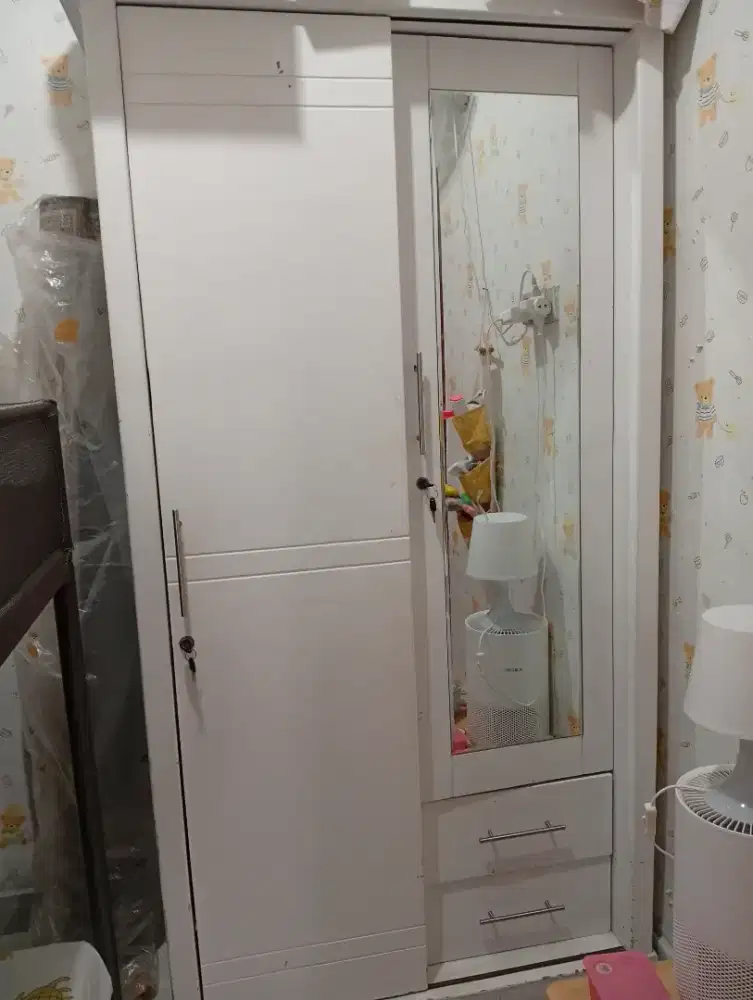 LEMARI BAJU KAYU 2 PINTU