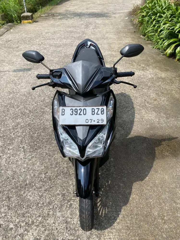 Nia:VARIO KZR PLAT B JAKBAR PAJAK HIDUP SS LENGKAP NEGO TIPIS