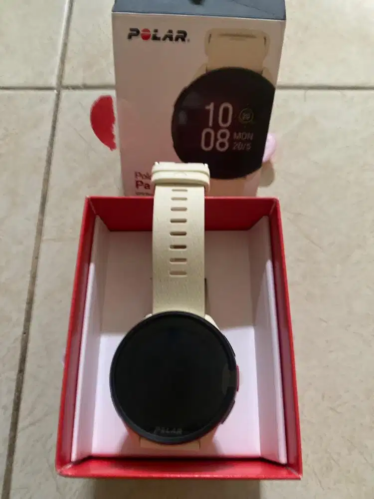 jual jam running baru di buka belum di pakai,100% ori alasan BU