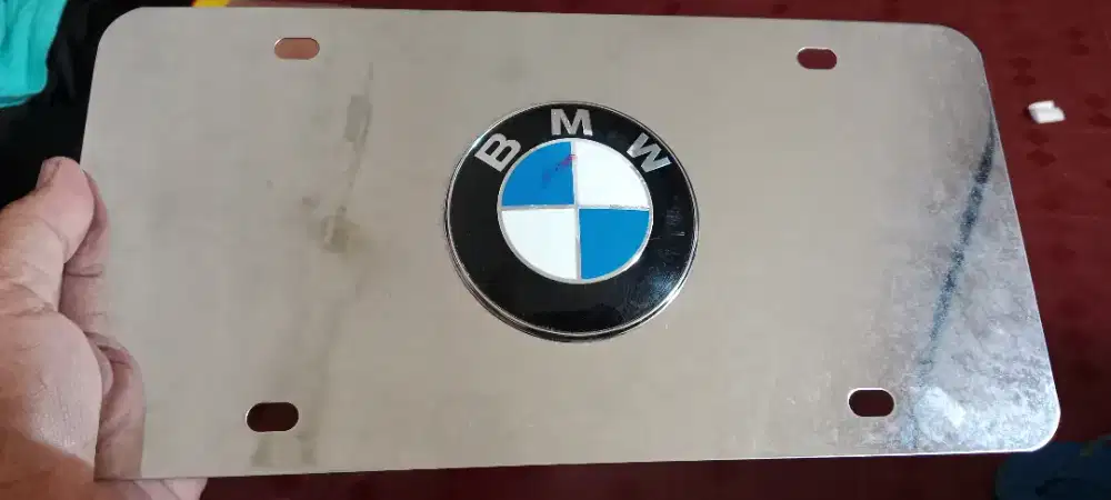 Plat nomer logo BMW
