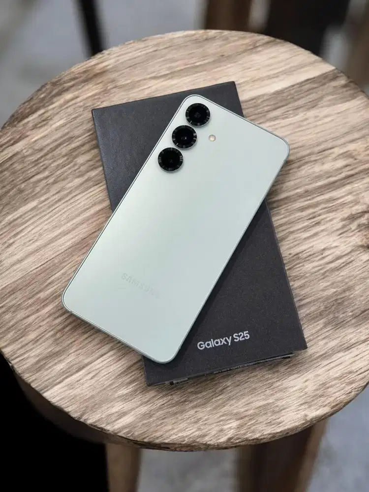 Samsung S25 basic ram 12/256gb mulus fullset garansi