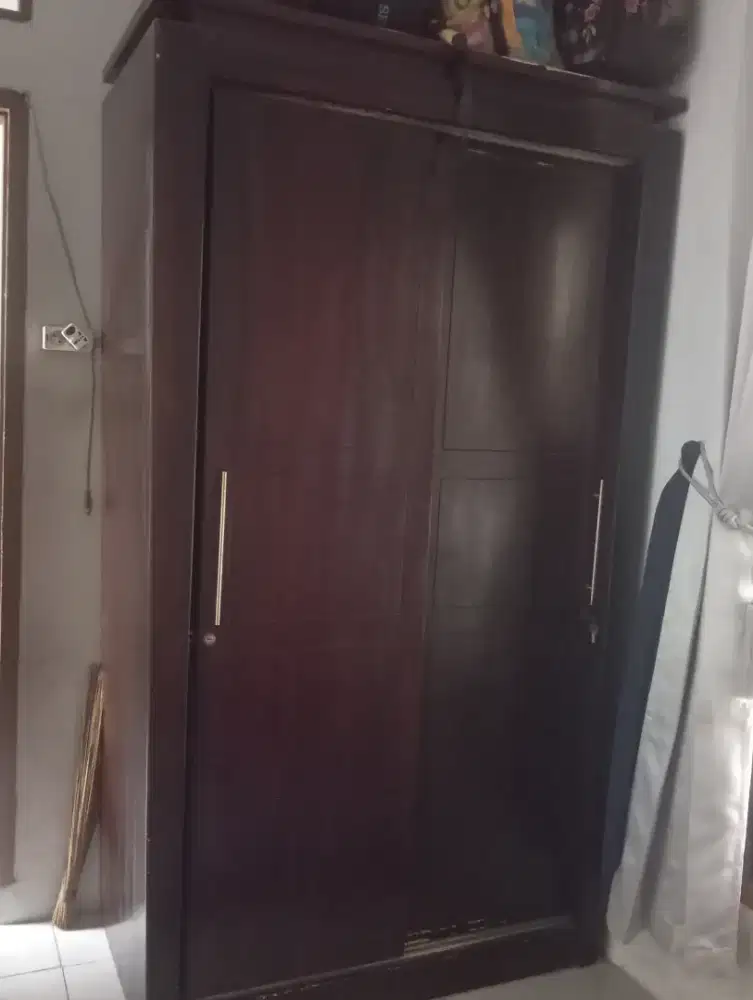 Lemari baju jati sleding ukuran besar