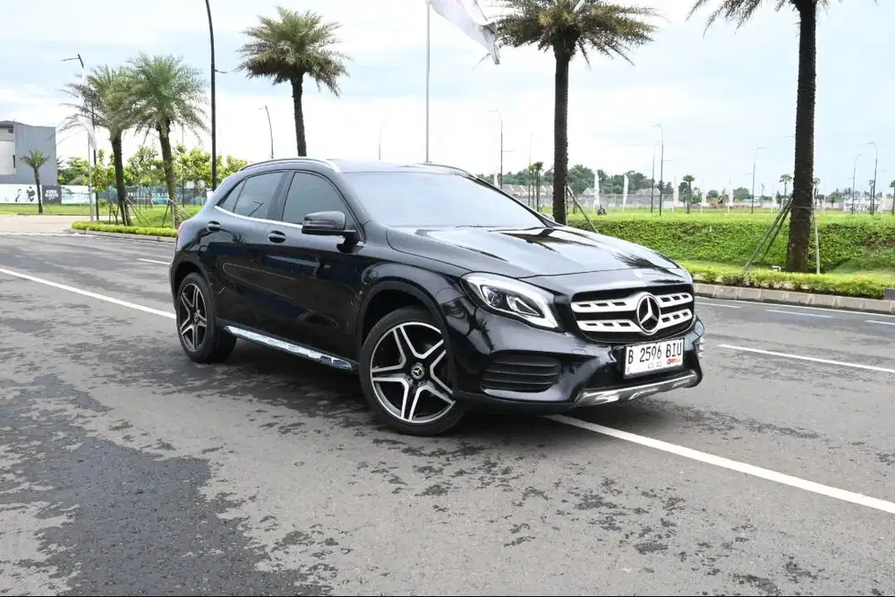 GLA 200 AMG 2019 Black