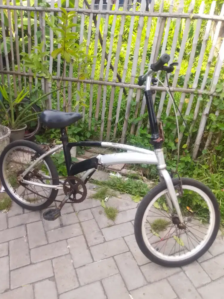Sepeda lipat 20 inch oddessey