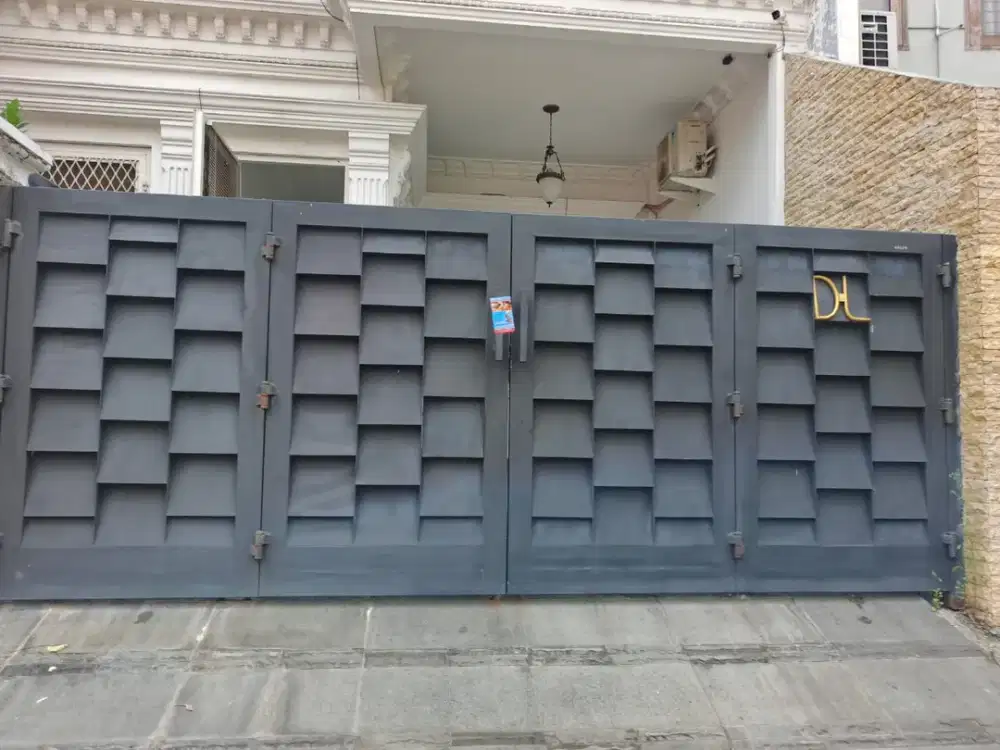 Disewakan Minimalis Vavilion Rumah di Rawamangun Semi Furnished  Spesifikasi Luas Tanah 70 m2 Dimensi 4.5 m2 x 15 m2 Bangunan 1 lantai Kamar tidur 1+1