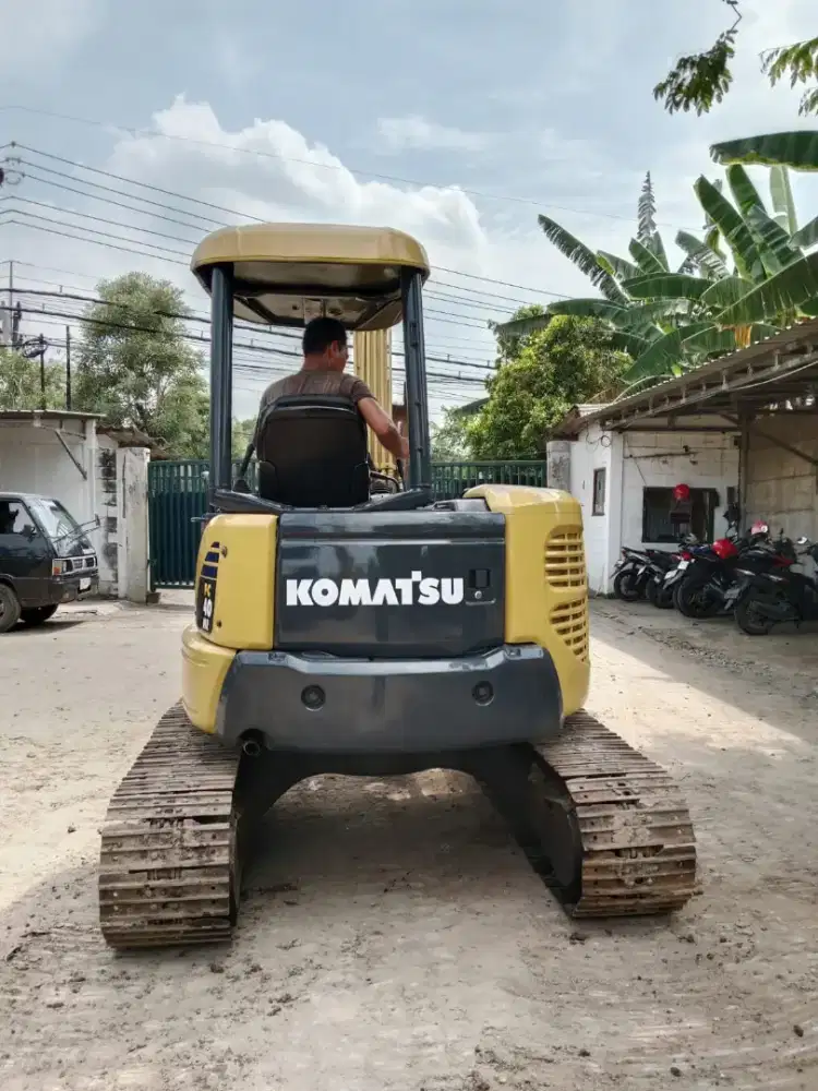 Komatsu PC40MR (Build up)