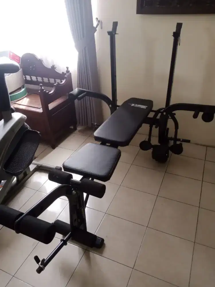 Sepeda dan alat gym