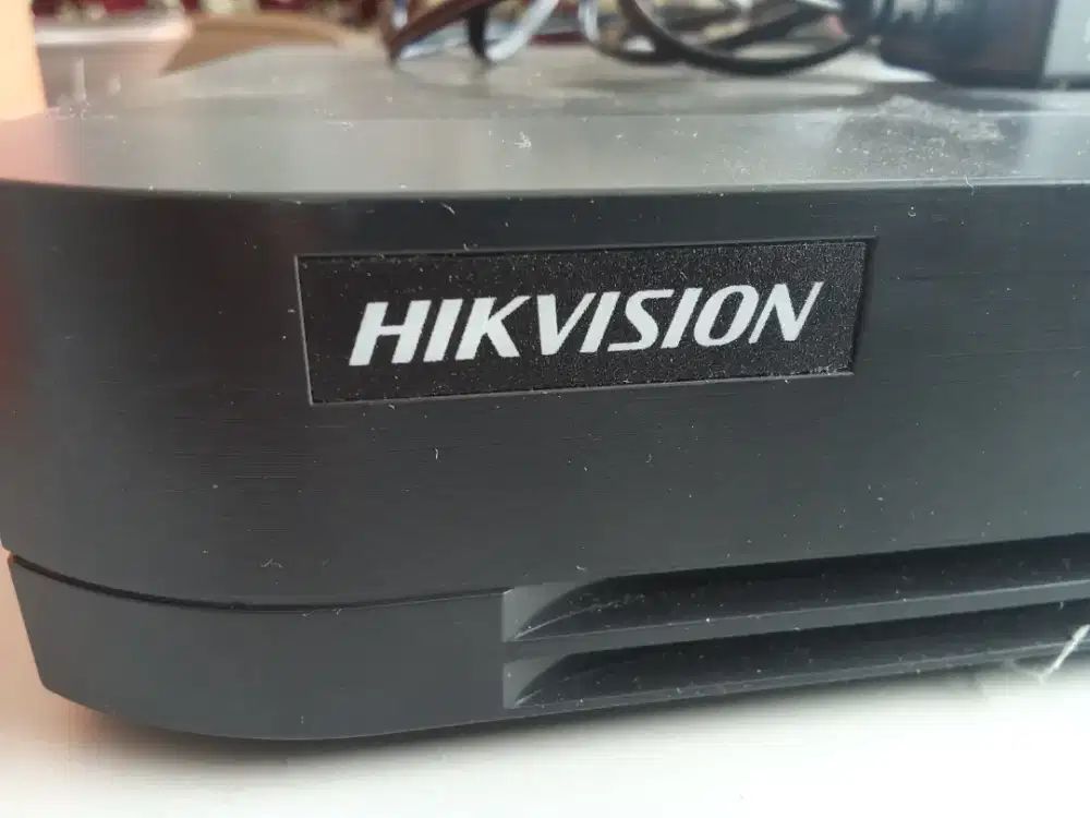 Cctv Hikvision 4 channel ,HD 1 terra