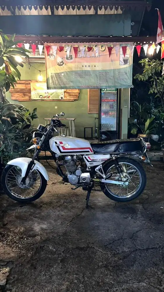 CB 100 K5 1980 Putih
