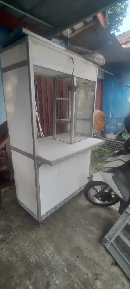 Gerobak murah cocok untuk dagang minuman atau kue