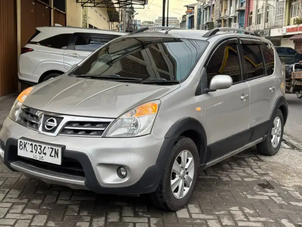 Nissan Livina Xgear matic tahun 2012