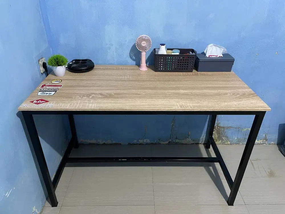 Meja Kerja/Kantor