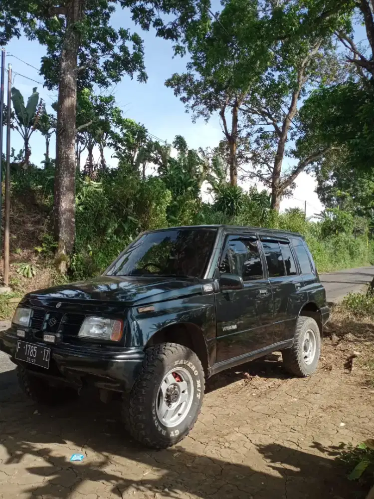 Dijual Suzuki Vitara tahun 1994 nego bersahabat