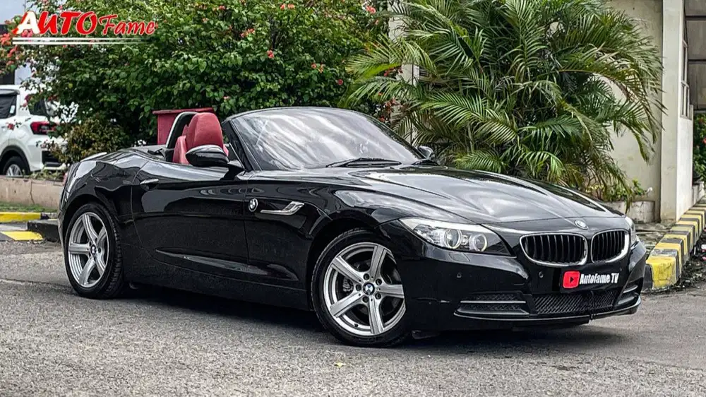 KM 34RB BMW Z4 sDrive2.0i CBU 2.000 CC Convertible Cabrio NIK 2012