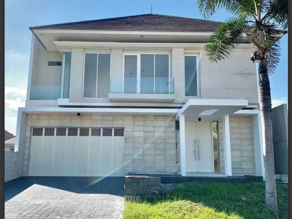 Rumah 2 Lantai Bagus SHM di Citraland Raffles Garden