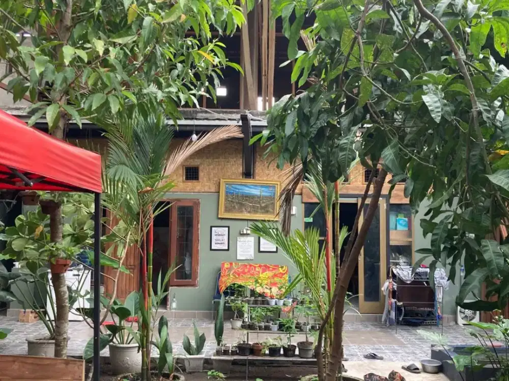 BU Dijual Gudang ada rumah tinggalnya & Halaman luas lokasi sangat strategis 500 meter terminal jombor,  langsung mengahdap jalan utama