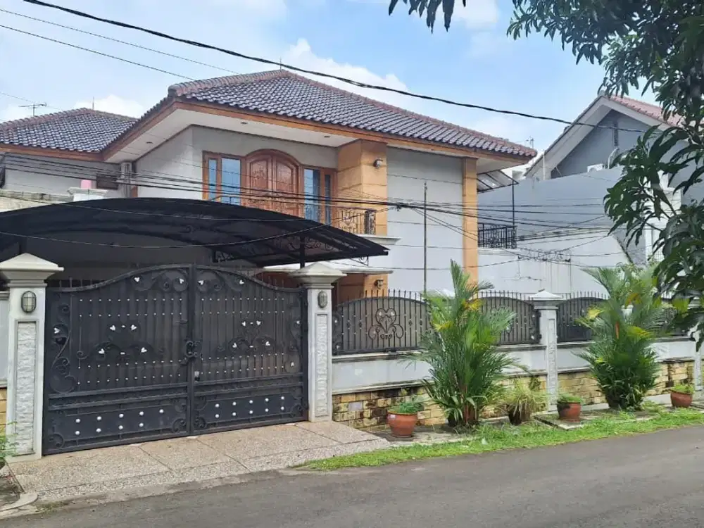 Dijual Rumah 2 Lantai Full Furnished 2 Lantai Siap Huni Lokasi Strategis Di Cinere Depok