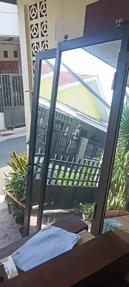 Pintu almunium pulkaca