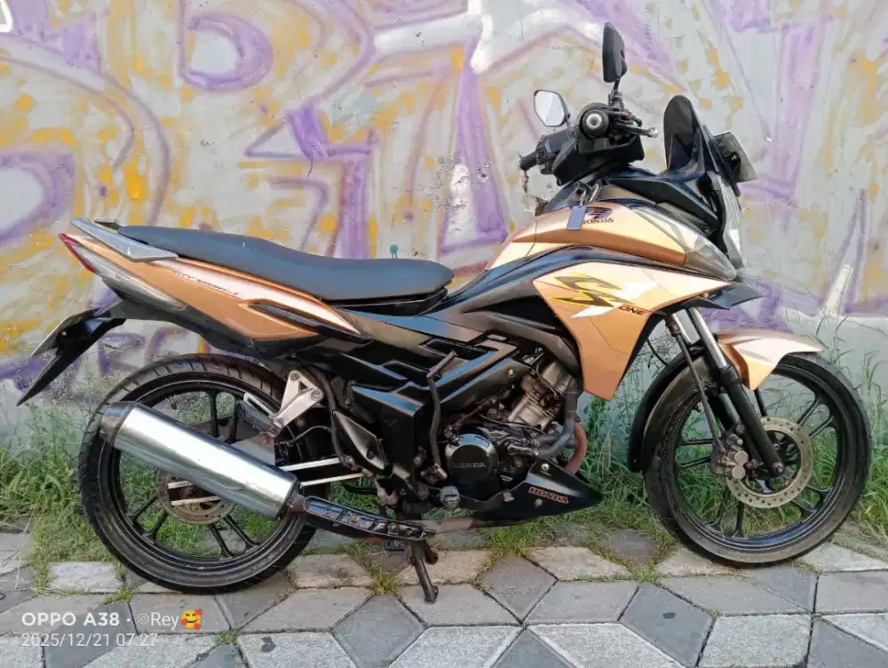 Honda cs 1 warna asli gold tahun 2008