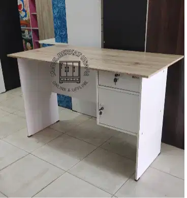Meja Kerja Kantor Berbagai Model Minimalis