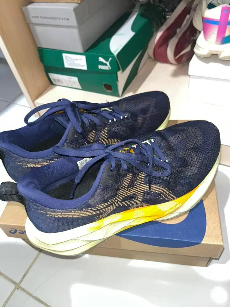 Sepatu Lari Asics Novablast5