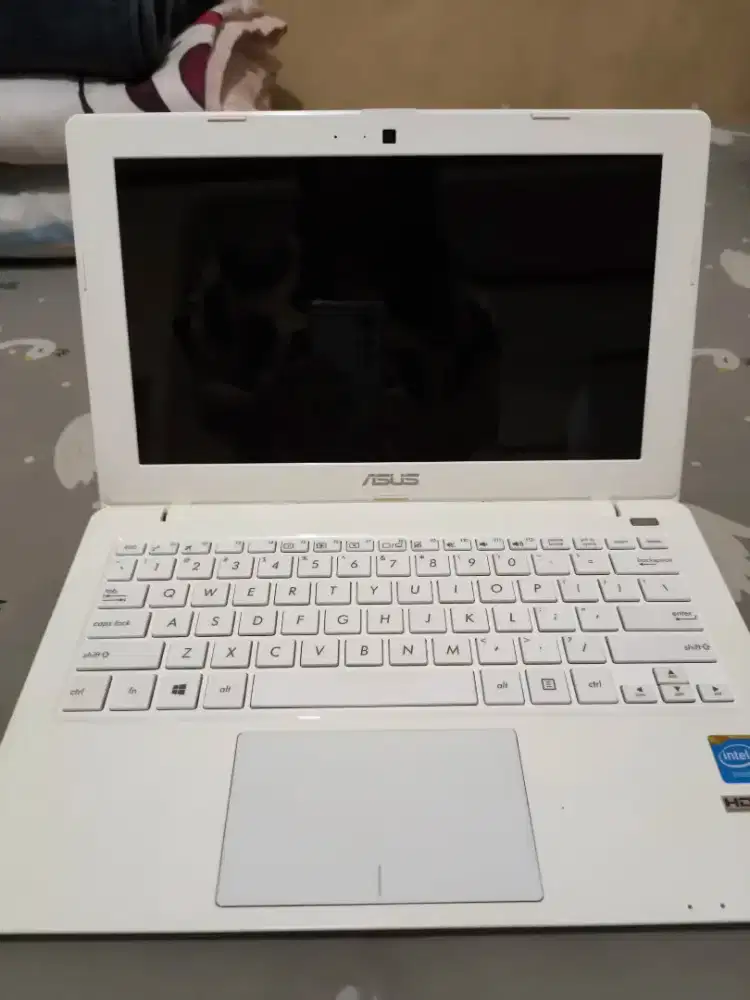 Notebook Asus x200m