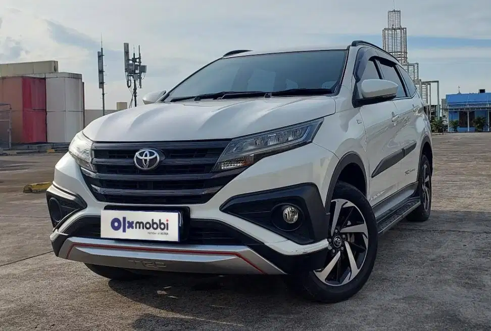 TDP 10JT Toyota Rush 1.5 TRD Sportivo Bensin-AT Putih 2018