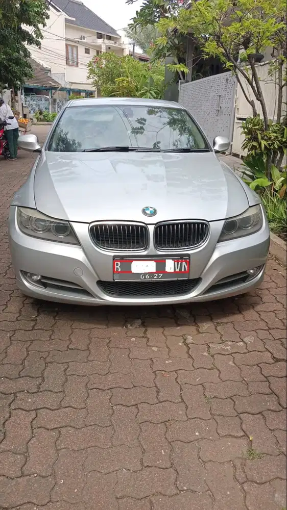 DIJUAL BMW 320i E90 CKD AT Tahun 2012 Pemakaian Pribadi