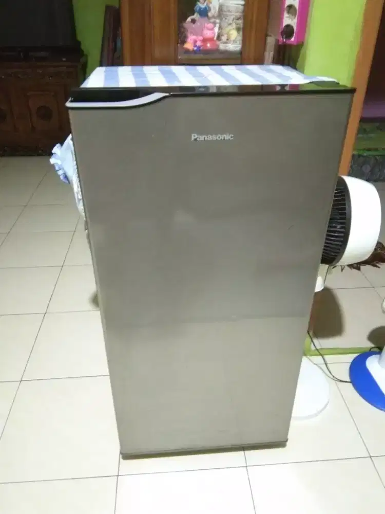 Di jual kulkas panasonic 1 pintu