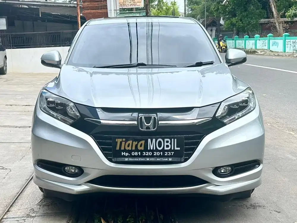 Honda HRV 1.8 RS Prestige CVT Automatic Th 2016