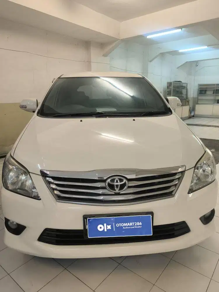 TOYOTA 2013 KIJANG INNOVA G 2.4 A/T PUTIH OTOMART 286 KENJERAN