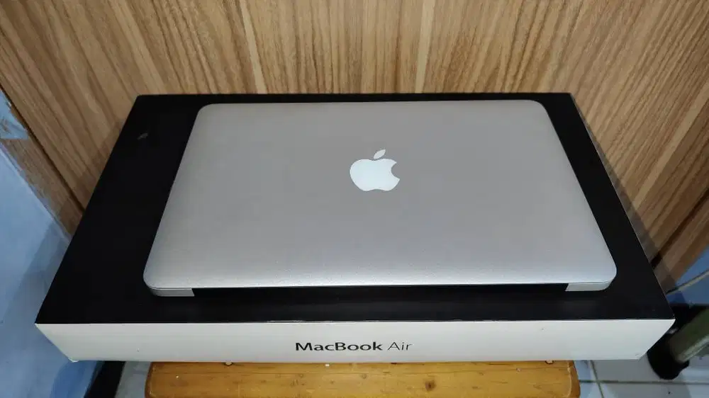 Macbook air 11 2011 Ram 2gb/64gb