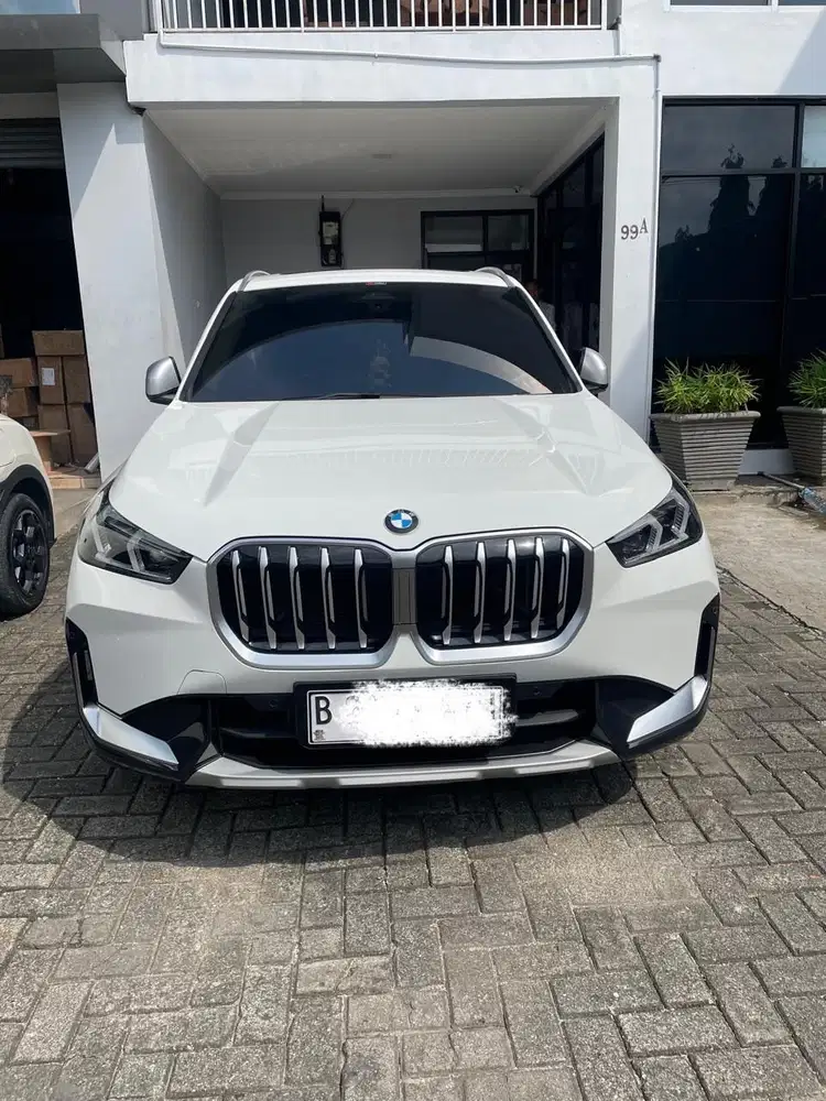 Dijual BMW X1 U11 sDrive18i A/T 2023 - Warna Putih Meta, Full Orisinal