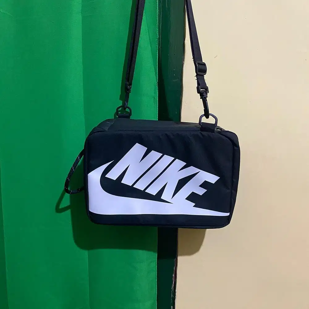 Shoe Box Bag Nike 8l - Tas sepatu hitam