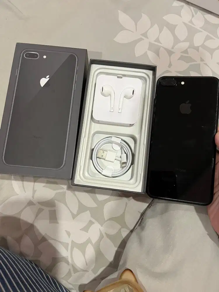 Iphone 7 plus bekas pemakaian pribadi