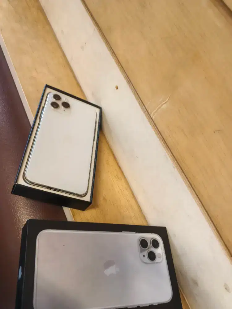 Iphone 11 pro 256gb lengkap apa adanya