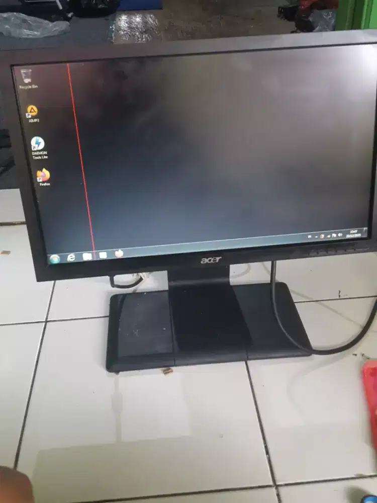 Lcd komputer 19.3 inc minus garis kadang ada kdang hilang