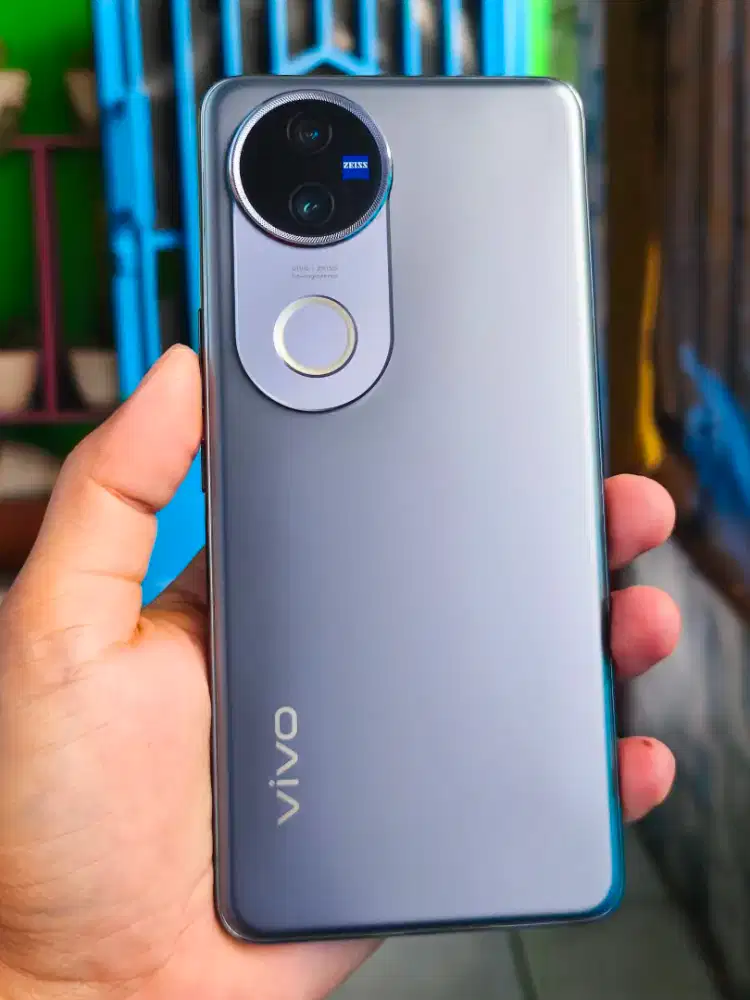 VIVO V50 5G RAM 12/256 GARANSI 0N 15 BLN