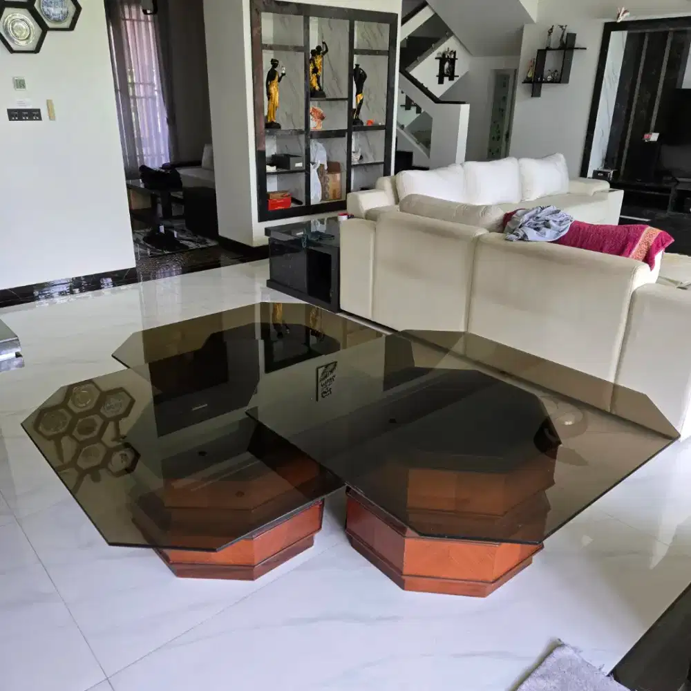 Meja Jati + Kaca Tebal 14mm. Kokoh. Ukuran Kurang Lebih 2 x 2.5 Meter