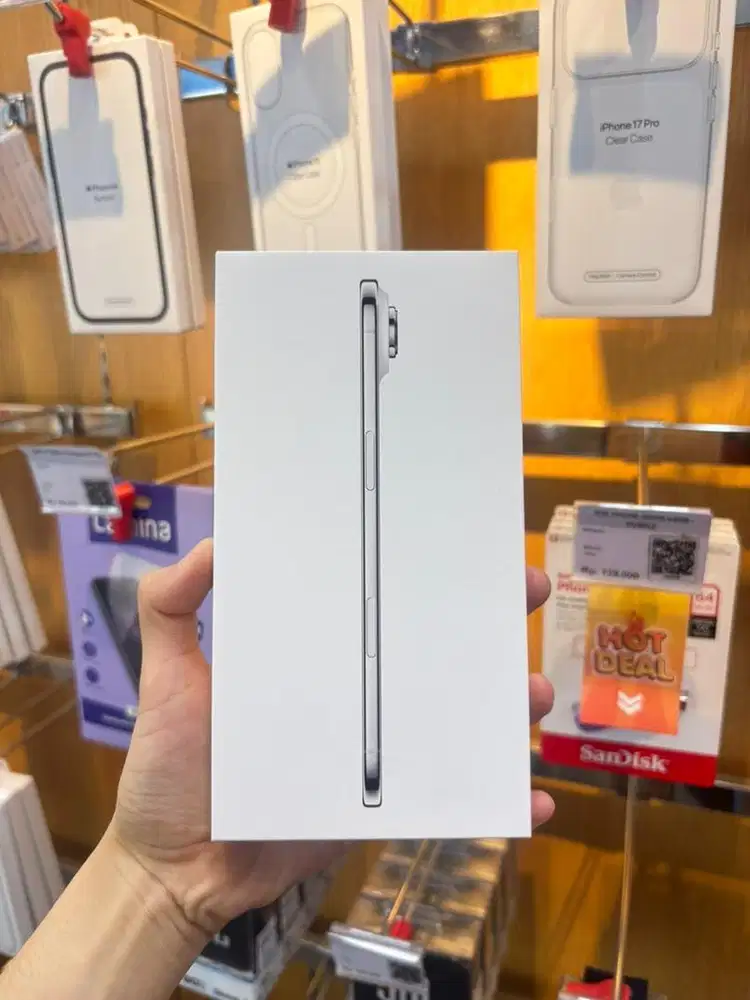 iPhone Air 256 Cloud White