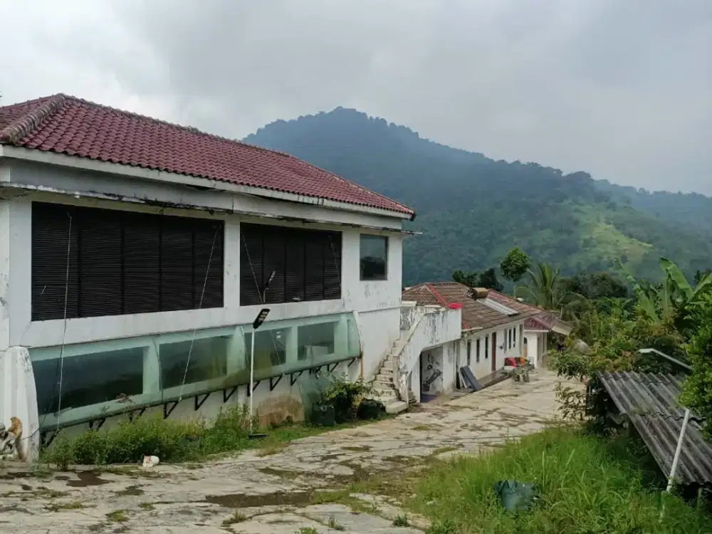 JUAL CEPAT TANAH BESERTA BANGUNAN VILLA DI PINGGIR JALAN PUNCAK CIHEURANG