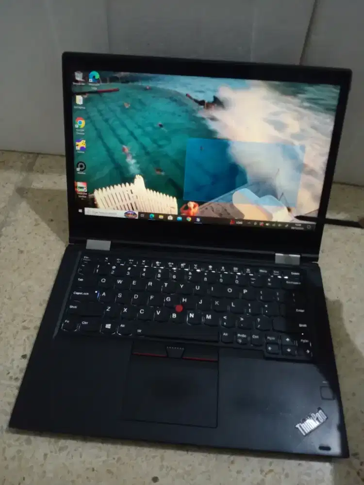 Lenovo Thinkpad Yoga X370
Core i5 Gen 7300U
Ram 8 GB
SSD 128 GB