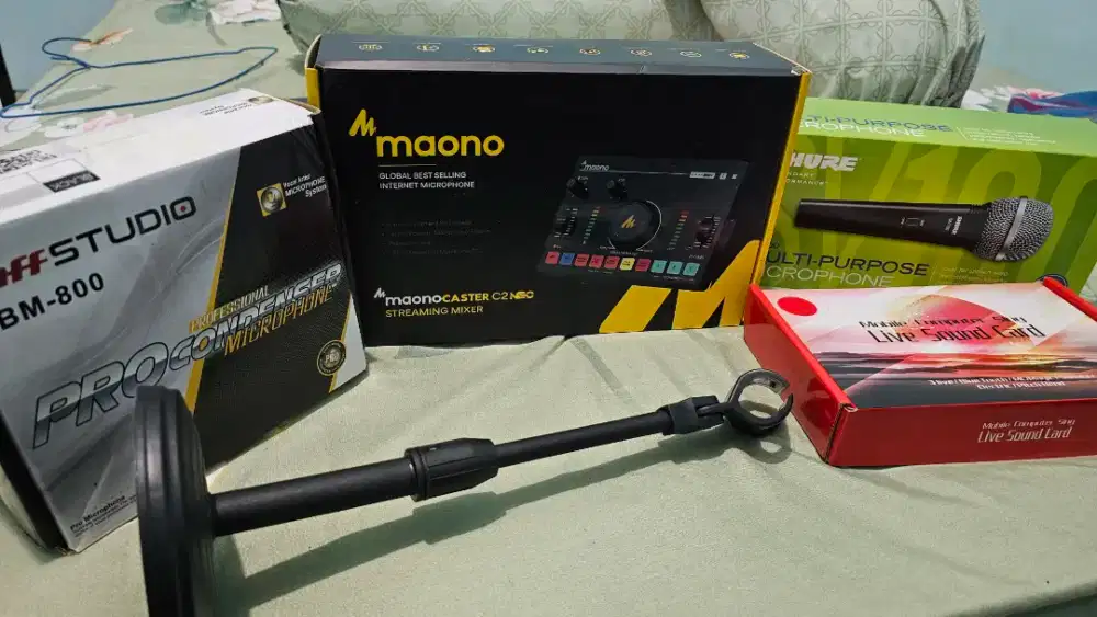 Paket Starter Pack Podcast/Streaming: Maono C2 Mixer &Mic Shure SV100