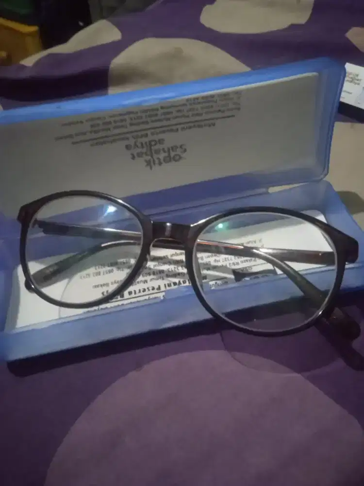 Kacamata Baca -2, 75 kanan kiri