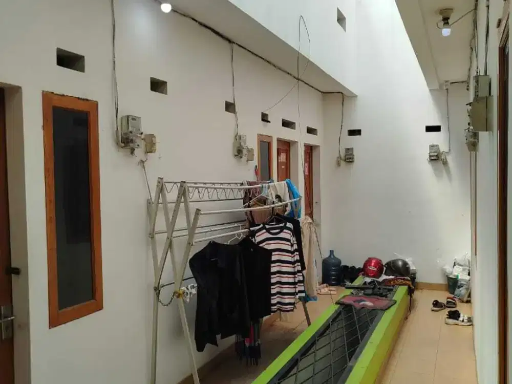 DIJUAL KOSTAN AKTIF PUTRI 12 PINTU SAYAP DAGO BANDUNG