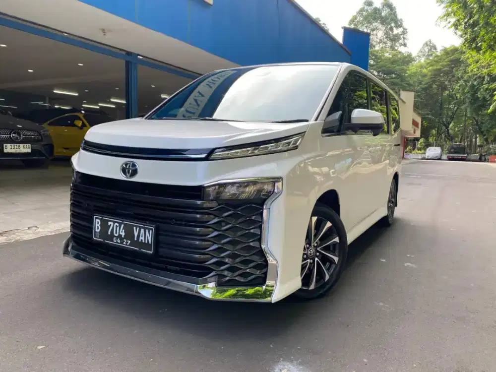 KM 28 rb Record Toyota Voxy 2022